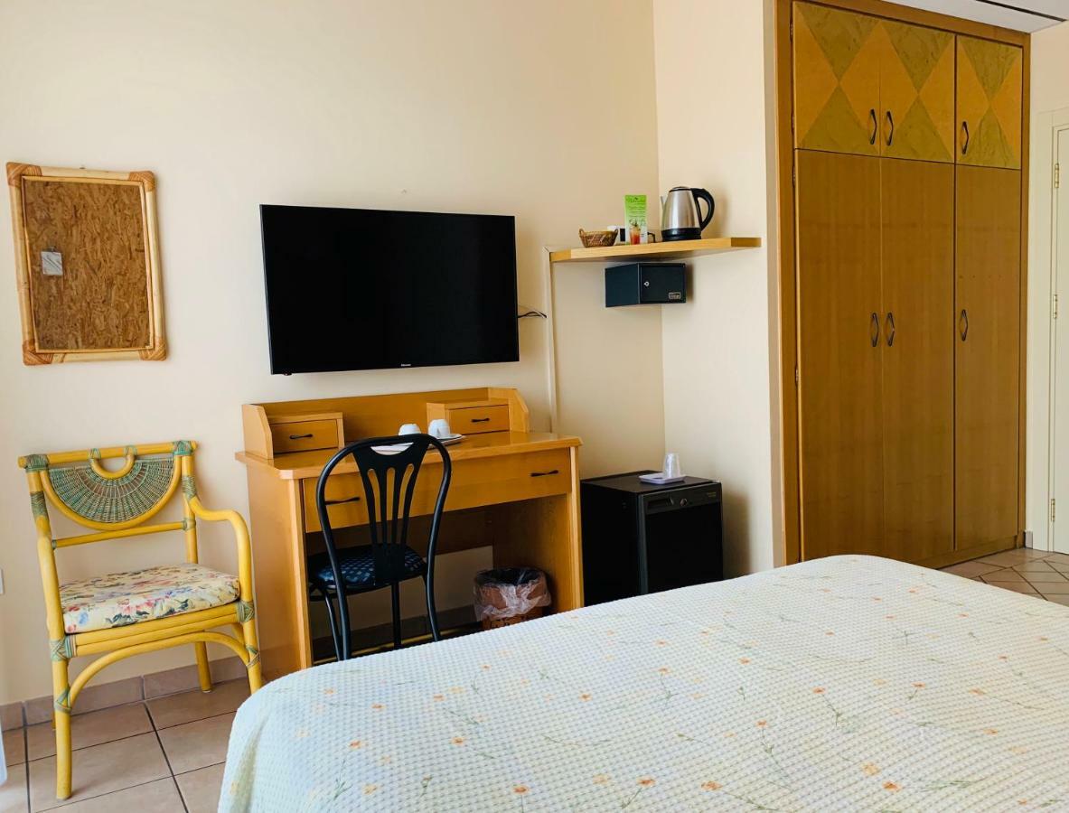 Hotel La Pergola Alba Adriatica Kültér fotó